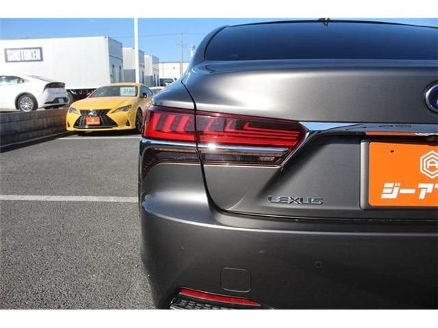 TOYOTA LEXUS LS500H 2018 Image 31