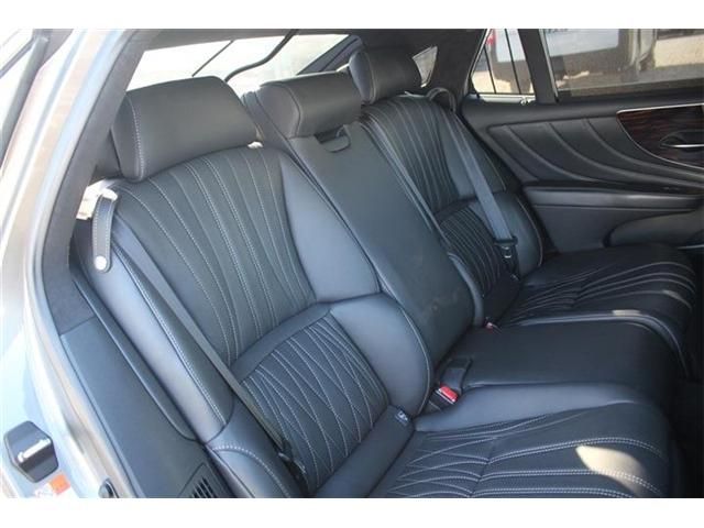 TOYOTA LEXUS LS500H 2018 Image 31