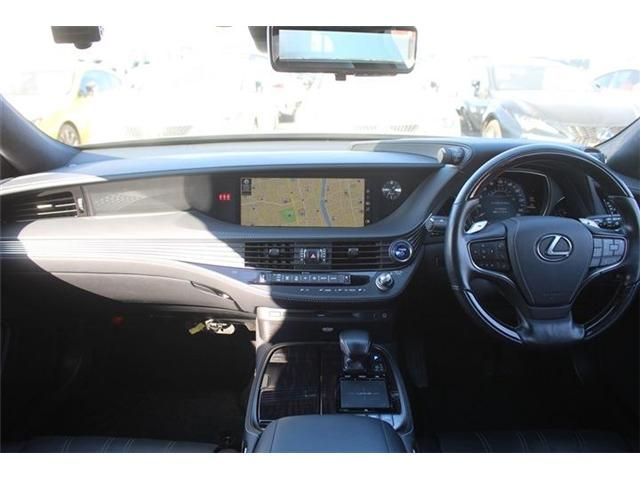 TOYOTA LEXUS LS500H 2018 Image 31