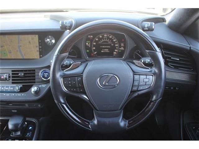 TOYOTA LEXUS LS500H 2018 Image 31