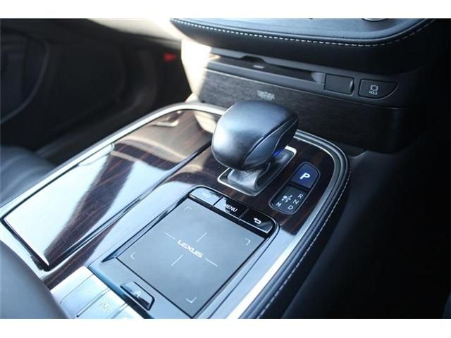 TOYOTA LEXUS LS500H 2018 Image 31