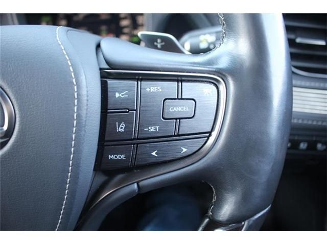 TOYOTA LEXUS LS500H 2018 Image 31