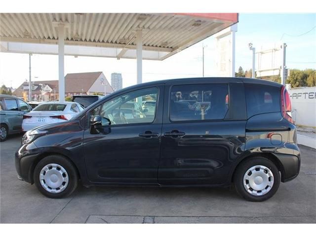 TOYOTA SIENTA HYBRID 2023 Image 31