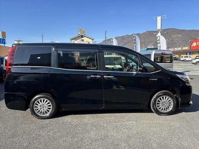 TOYOTA ESQUIRE HYBRID 2015 Image 31