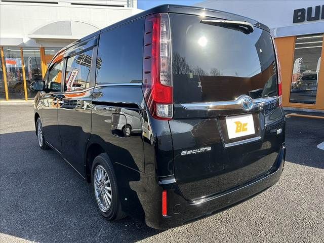 TOYOTA ESQUIRE HYBRID 2015 Image 31