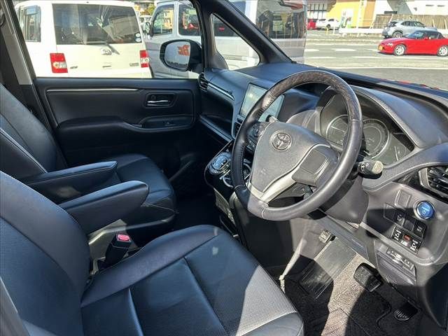 TOYOTA ESQUIRE HYBRID 2015 Image 31