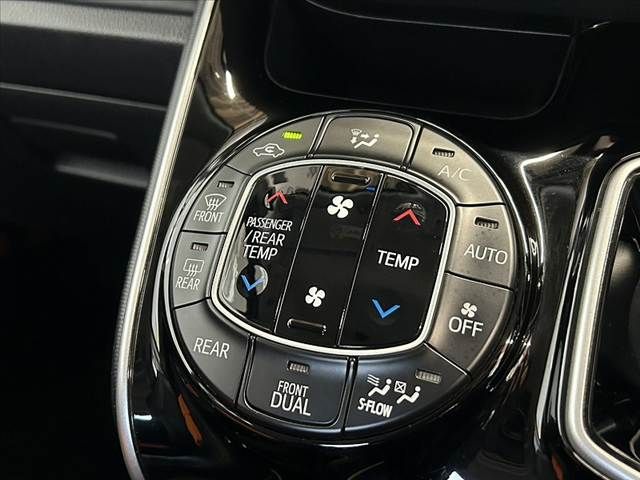 TOYOTA ESQUIRE HYBRID 2015 Image 31