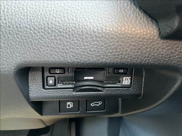 TOYOTA CROWN ESTATE 4WD 2025 Image 31