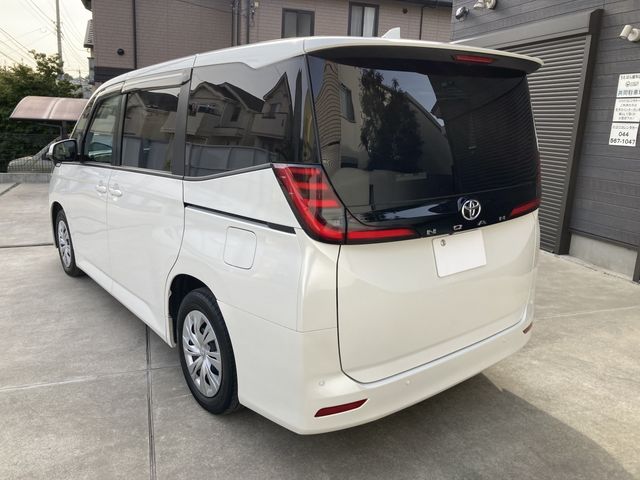 TOYOTA NOAH 2024 Image 31