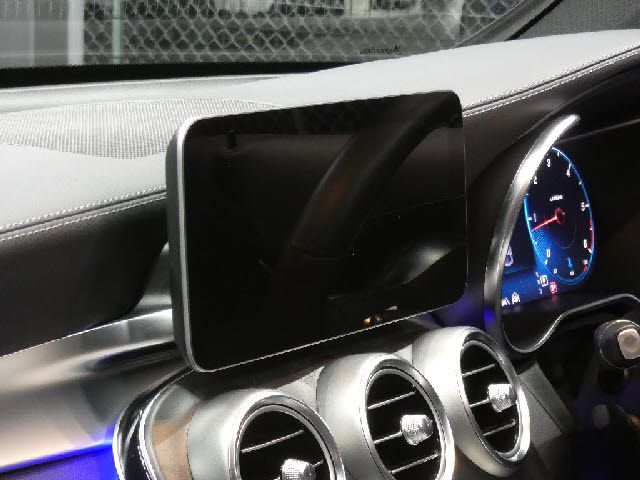 MERCEDES BENZ GLC CL 2019 Image 31