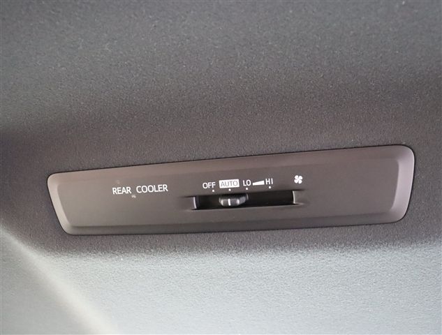 TOYOTA NOAH 2017 Image 31