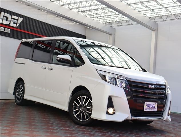 TOYOTA NOAH 2017 Image 31