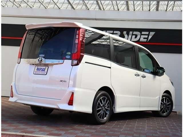 TOYOTA NOAH 2017 Image 31