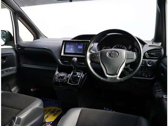 TOYOTA NOAH 2017 Image 31