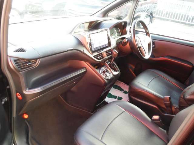 TOYOTA VOXY 2016 Image 31