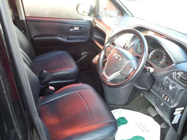 TOYOTA VOXY 2016 Image 31