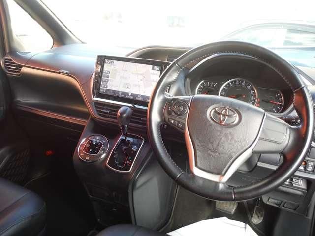 TOYOTA VOXY 2016 Image 31