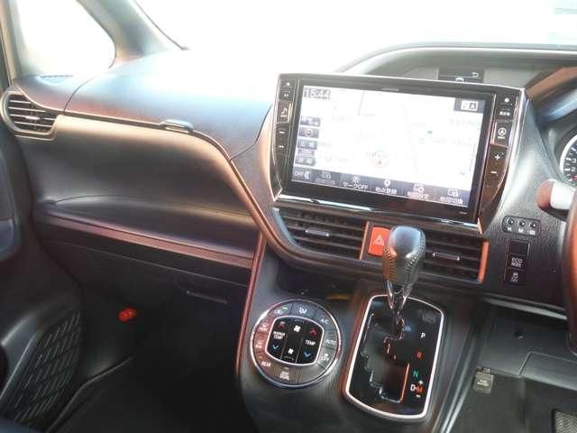 TOYOTA VOXY 2016 Image 31