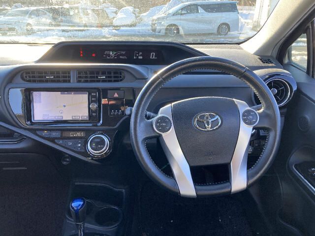 TOYOTA AQUA 2017 Image 31