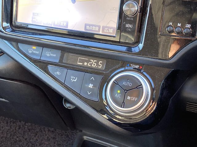 TOYOTA AQUA 2017 Image 31