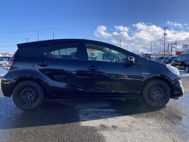 TOYOTA AQUA 2017 Image 31