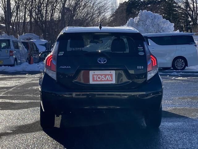 TOYOTA AQUA 2017 Image 31