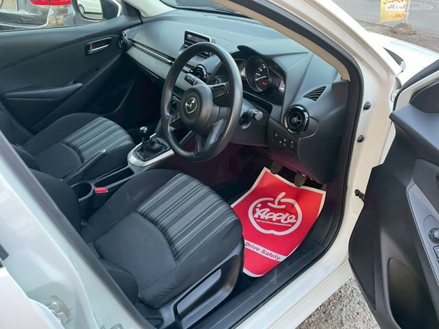 MAZDA DEMIO 2017 Image 31