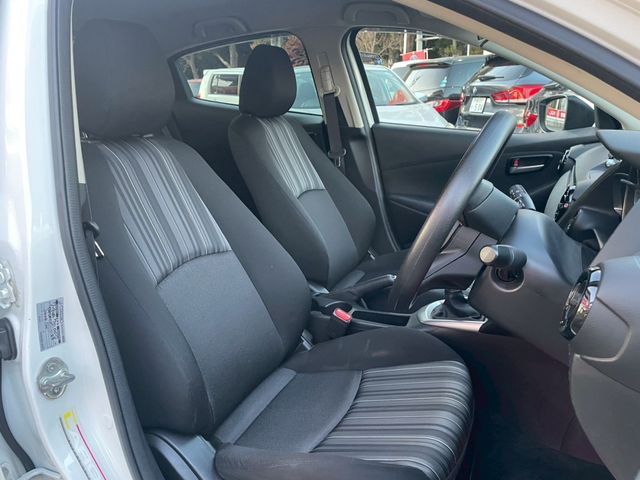 MAZDA DEMIO 2017 Image 31