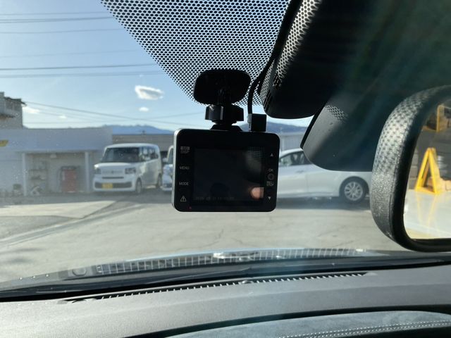 TOYOTA PRIUS PHV 2020 Image 31