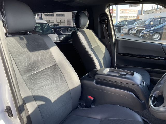 TOYOTA REGIUSACE VAN 4WD 2020 Image 31