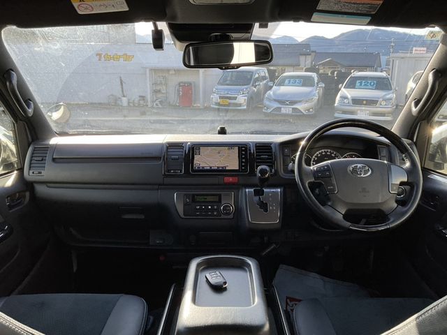 TOYOTA REGIUSACE VAN 4WD 2020 Image 31