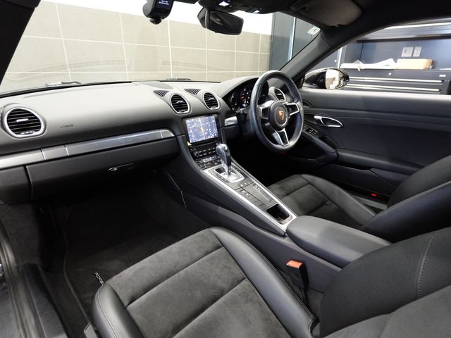 PORSCHE 718CAYMAN 2018 Image 31