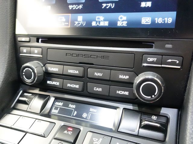 PORSCHE 718CAYMAN 2018 Image 31