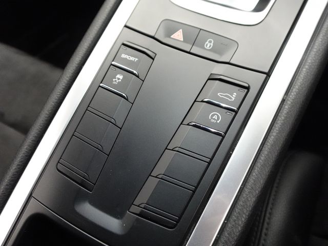 PORSCHE 718CAYMAN 2018 Image 31