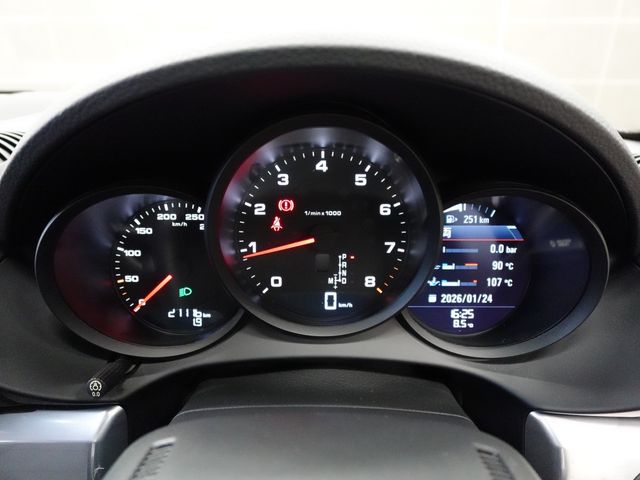 PORSCHE 718CAYMAN 2018 Image 31