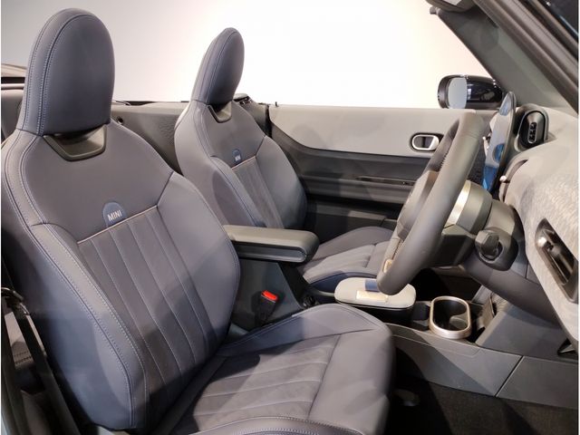 BMW MINI COOPER OPEN 2025 Image 31