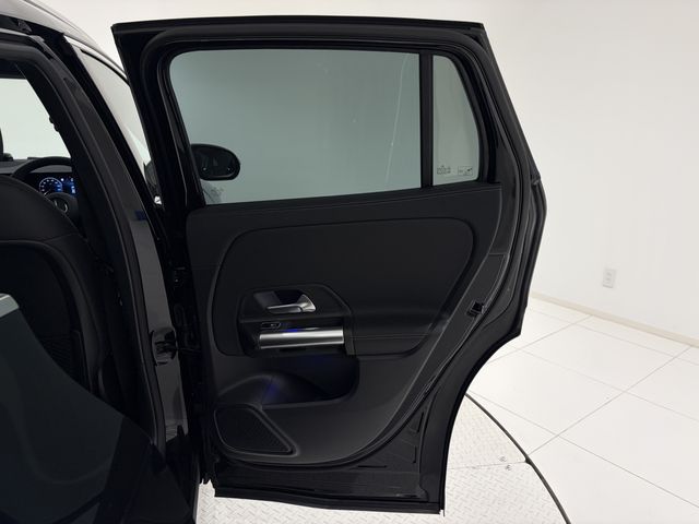 MERCEDES BENZ GLA CL 2025 Image 31