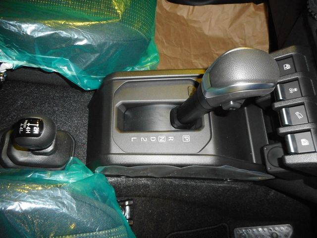 SUZUKI JIMNY NOMADE 2025 Image 31