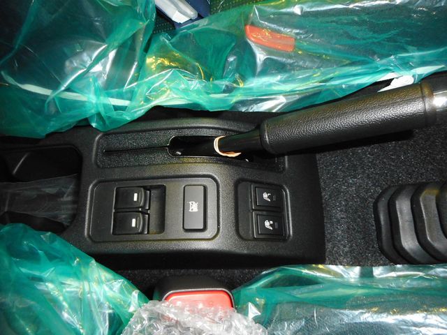 SUZUKI JIMNY NOMADE 2025 Image 31