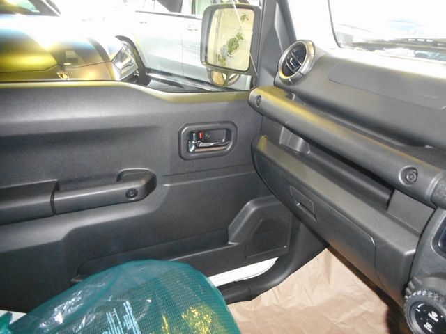 SUZUKI JIMNY NOMADE 2025 Image 31