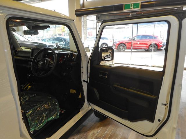 SUZUKI JIMNY NOMADE 2025 Image 31