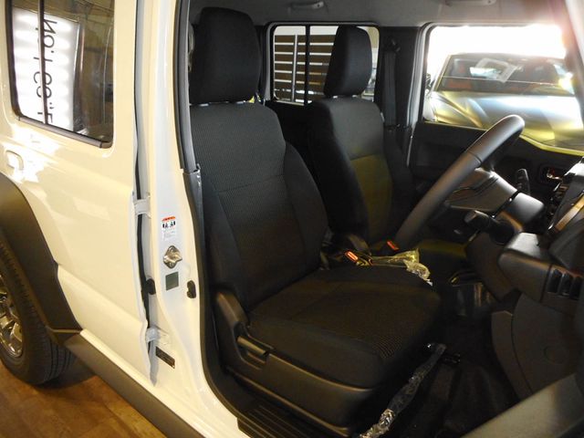 SUZUKI JIMNY NOMADE 2025 Image 31