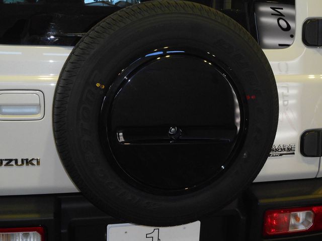 SUZUKI JIMNY NOMADE 2025 Image 31