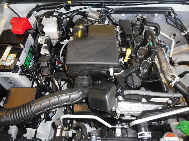 SUZUKI JIMNY NOMADE 2025 Image 31