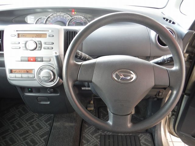 DAIHATSU TANTO 2012 Image 31