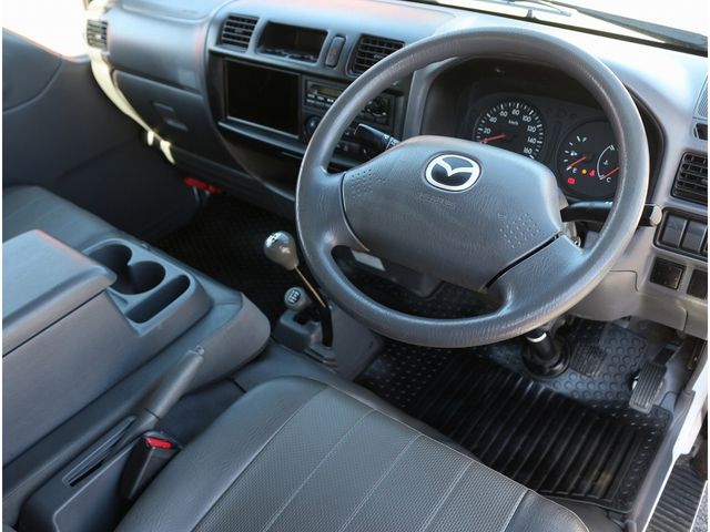 MAZDA BONGO TRUCK 4WD 2014 Image 31