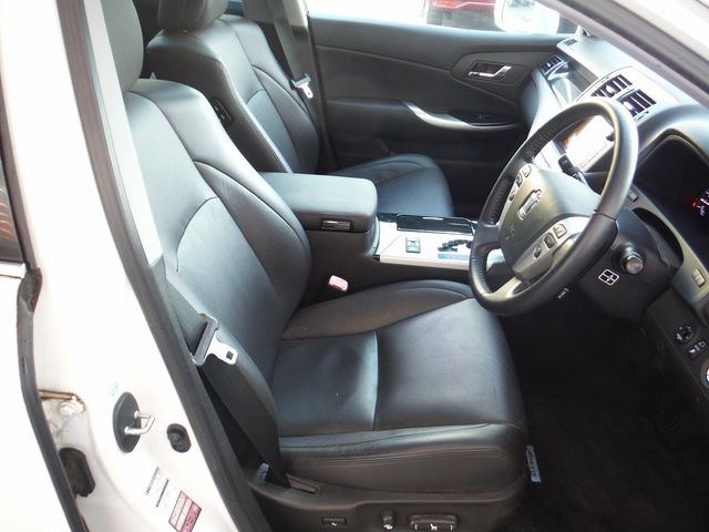 TOYOTA CROWN SEDAN 2010 Image 31