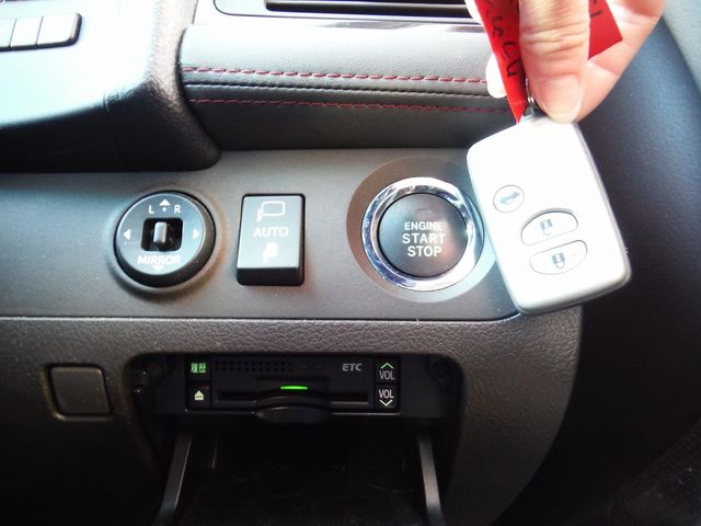 TOYOTA CROWN SEDAN 2010 Image 31