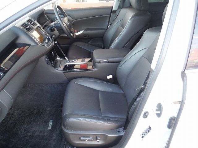 TOYOTA CROWN SEDAN 2010 Image 31