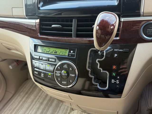 TOYOTA ESTIMA  4WD 2014 Image 31